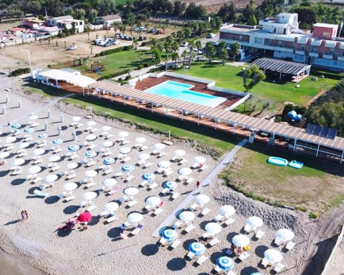 Sunrise Accessible Resort Battipaglia Exteriör bild