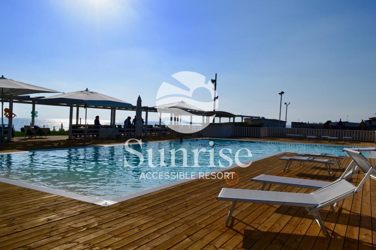 Sunrise Accessible Resort Battipaglia Exteriör bild