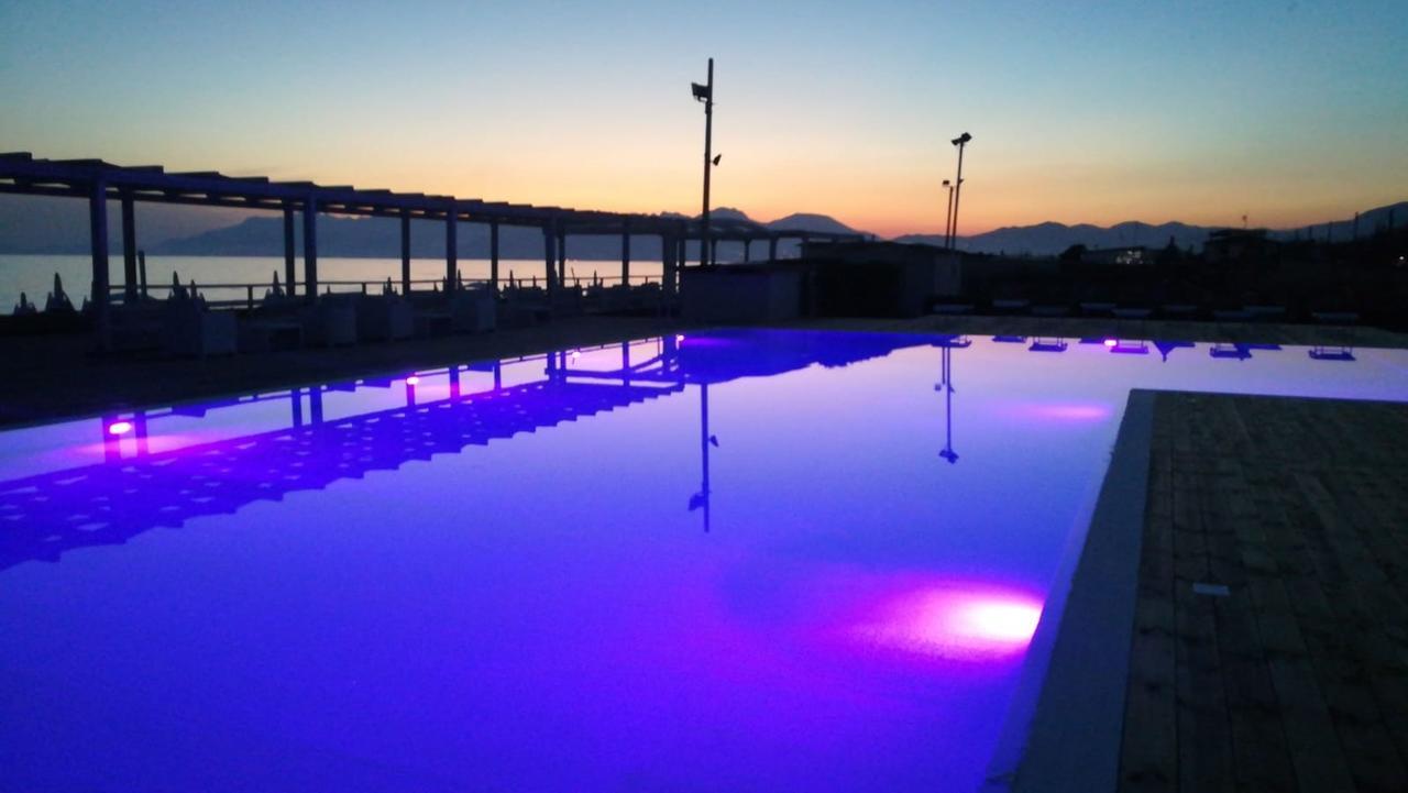 Sunrise Accessible Resort Battipaglia Exteriör bild