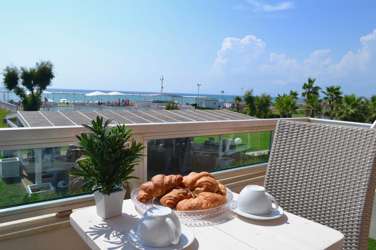 Sunrise Accessible Resort Battipaglia Exteriör bild