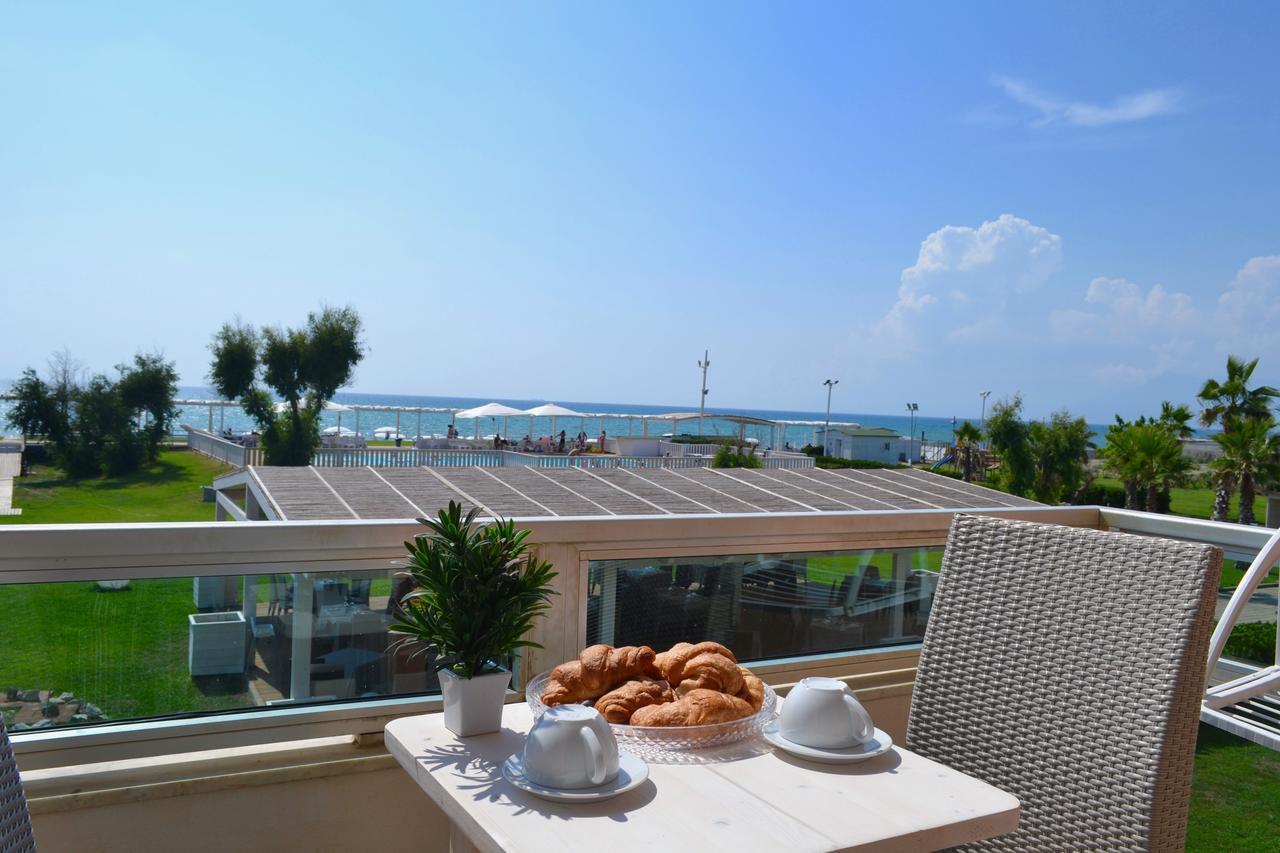Sunrise Accessible Resort Battipaglia Exteriör bild