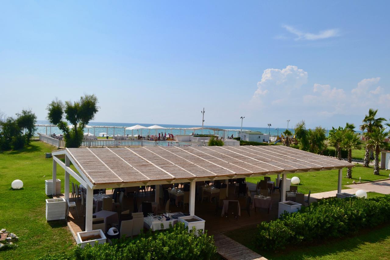 Sunrise Accessible Resort Battipaglia Exteriör bild