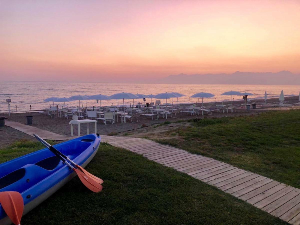 Sunrise Accessible Resort Battipaglia Exteriör bild