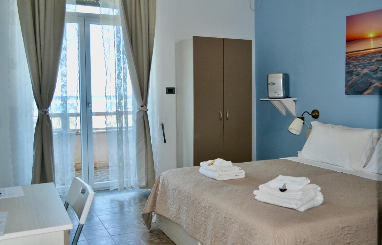 Sunrise Accessible Resort Battipaglia Exteriör bild