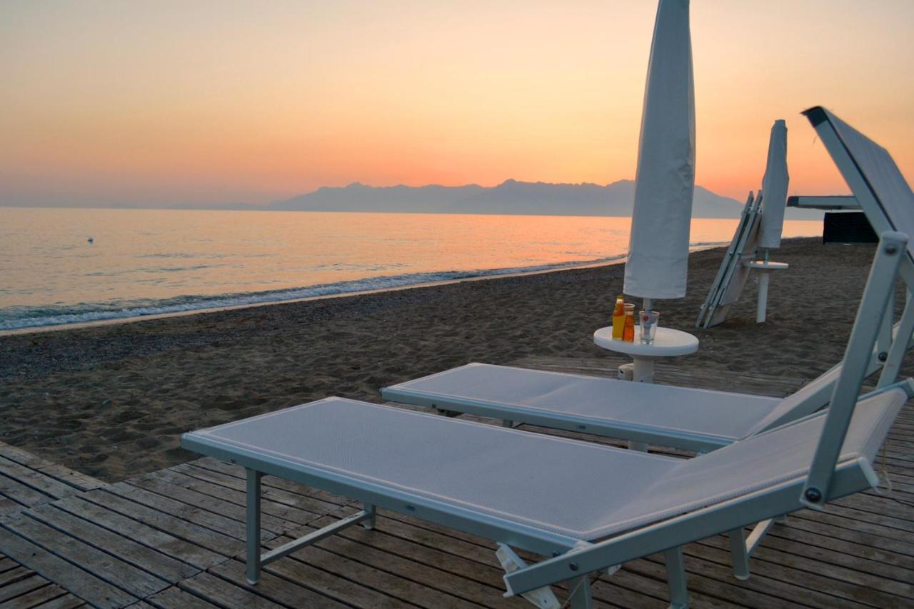 Sunrise Accessible Resort Battipaglia Exteriör bild