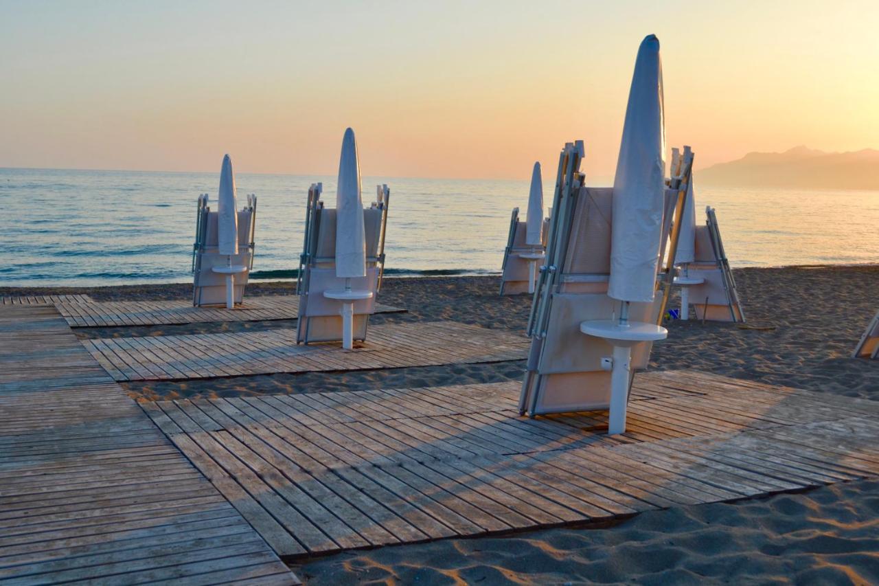 Sunrise Accessible Resort Battipaglia Exteriör bild
